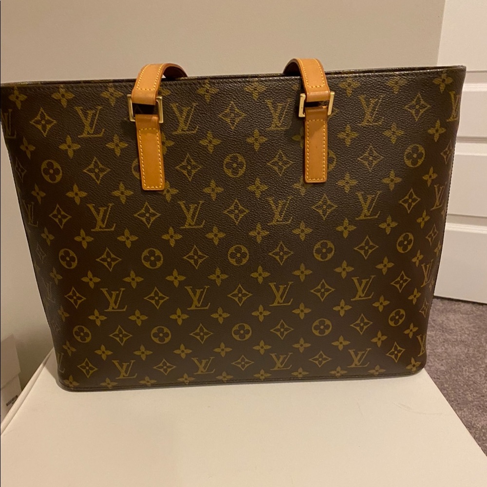Louis Vuitton Luco tote